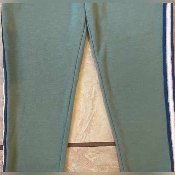 Matilda Jane 3 piece jogger set 4T - Picture 8 of 13